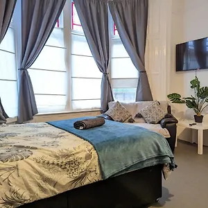 Apartment 1 Bedroom In A Supurb Area Of, Cardiff